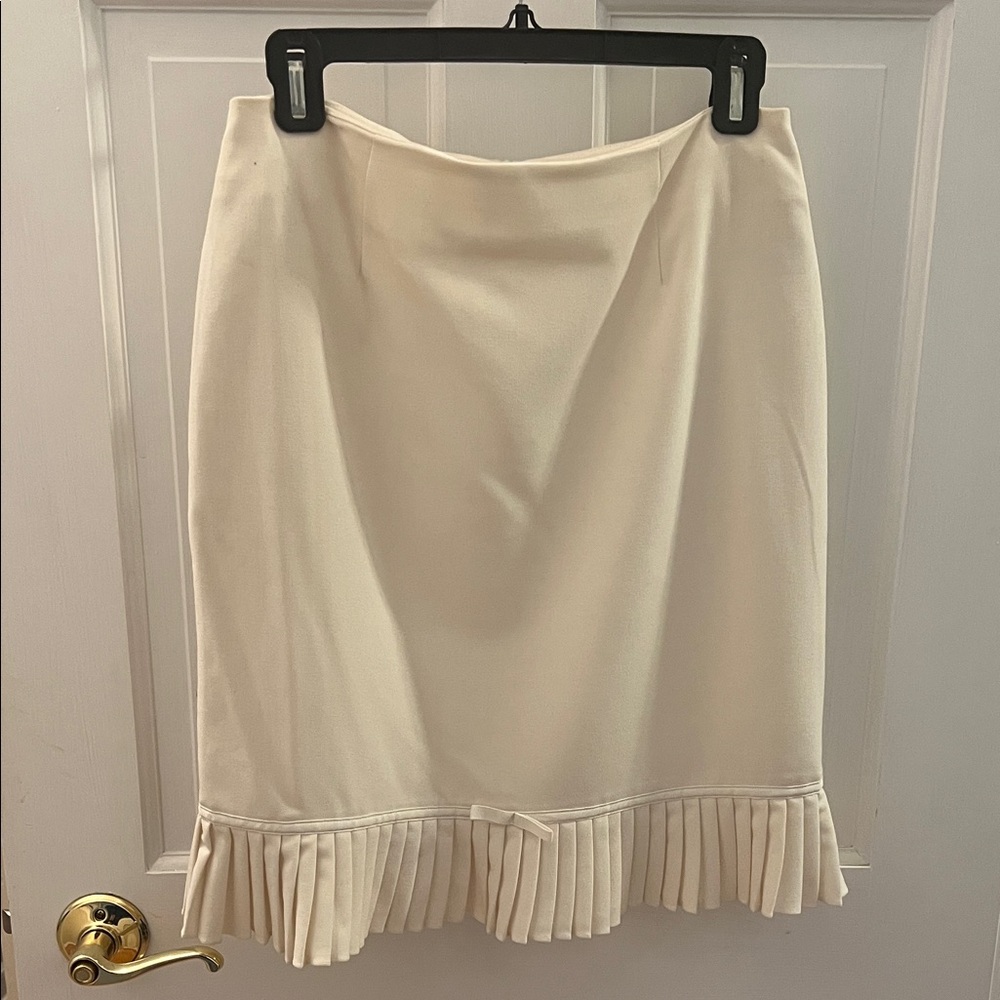 Vintage Cream Pleated Hem Skirt